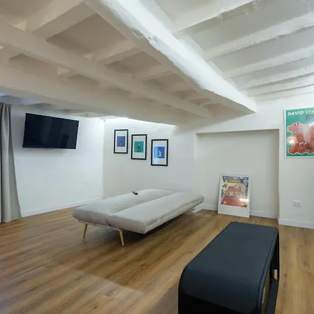 דירה Charming & Spacious *