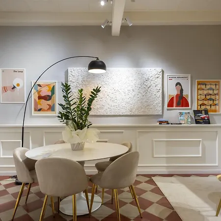 Διαμέρισμα Charming & Spacious