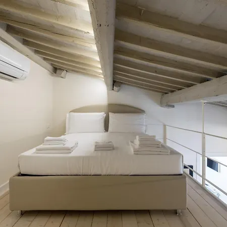 Charming & Spacious Lejlighed *